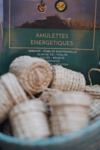 atelier amulettes énergétiques plantes réunionnaises paniers